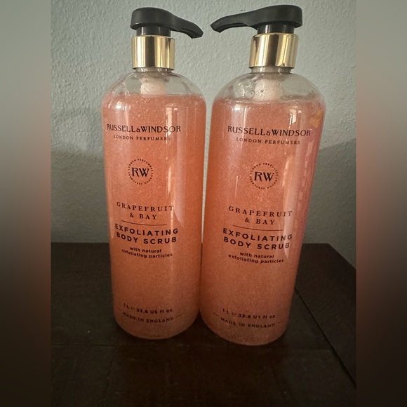 Russell & Windsor of London grapefruit and bay Exfoliating Body Scrub - Picture 1 of 4